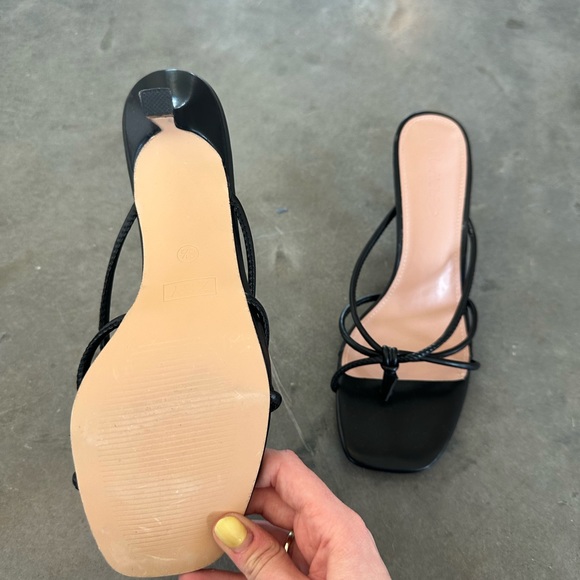 LAICIGO Women's Heels - Picture 2 of 2